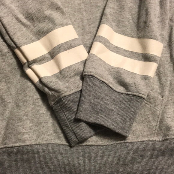 a small grey hoodie - Picture 2 of 2